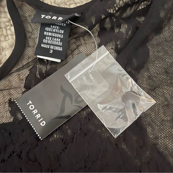 NWT TORRID Short Sleeve Red Satin With Lace Trim Blouse - Picture 6 of 6